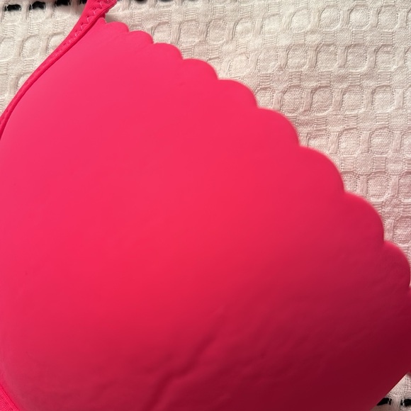NWT Fun, Bright Pink, Fredericks of Hollywood bra. - Picture 3 of 6